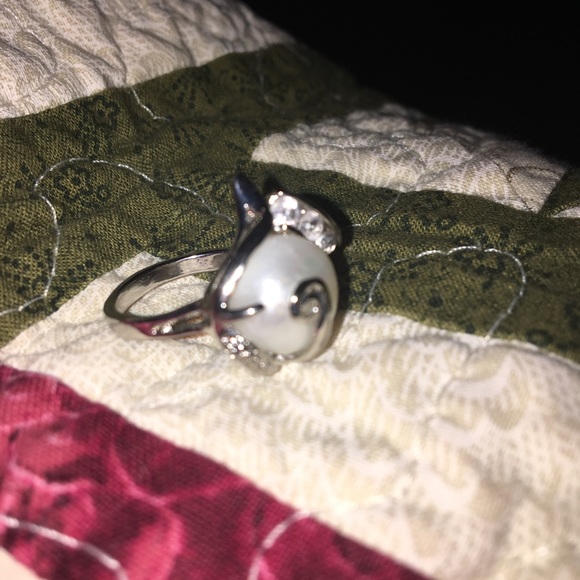 Stunning Pearl Ring - Picture 4 of 4